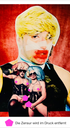 Drag mit blonder Perücke - Pop Art Collage in Rot und Gelb - Gay Art - Canvas Wandbild - Tim Lienhard
